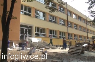 Szkoły i przedszkola wypiękniały przez wakacje ocieplanie szkol320