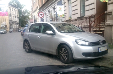 zaparkowany samochod430 zaparkowany samochod430