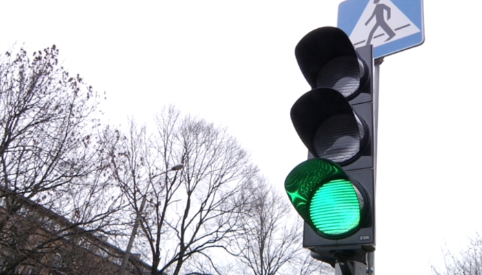 W czwartek Gliwice mogą być mocno zakorkowane. Czy inteligentna sygnalizacja pomoże? sygnalizator swiatla700