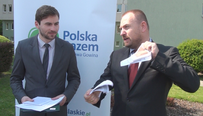 Potargał PIT przed urzędem skarbowym. „Chcemy jego likwidacji” (TV)