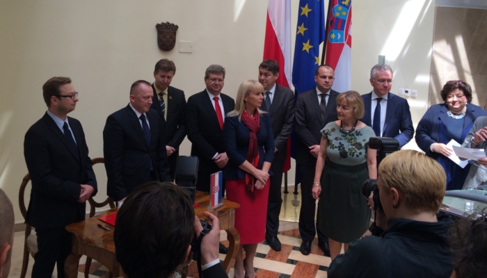 podpisanie-umow-griffin