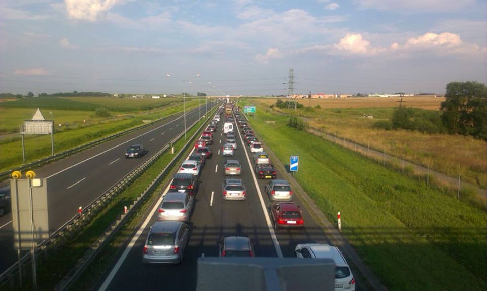 Gigantyczne korki na autostradzie A4 (TV)