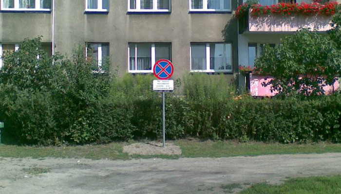 Zarządcy stawiają znaki zakazu, które nie mają mocy znak zakaz zatrzymywania700