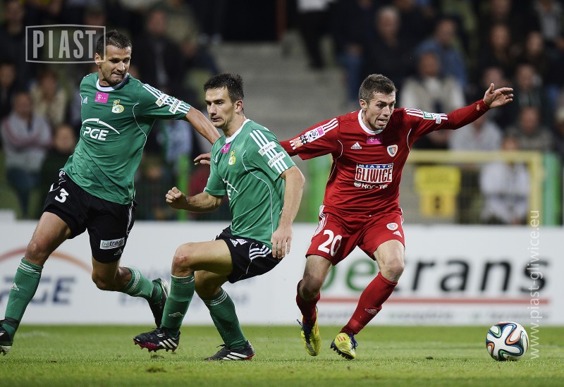 Piast nadal bez zwycięstwa. Remis z Bełchatowem (TV) hanzel piast