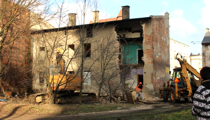 Na ul. Pszczyńskiej wyburzają dwie kamienice (TV)