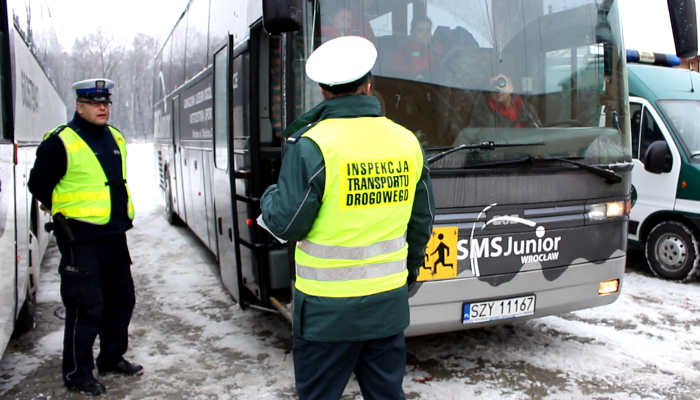 Inspekcja Transportu Drogowego i policja kontrolowały autokary (TV)