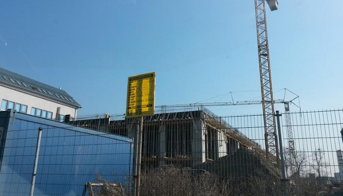 Zawaliła się budowana hala. Kilka osób rannych (TV)