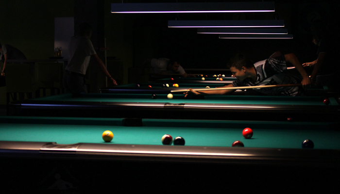 Był bank, a jest nowoczesny klub bilardowy (TV)