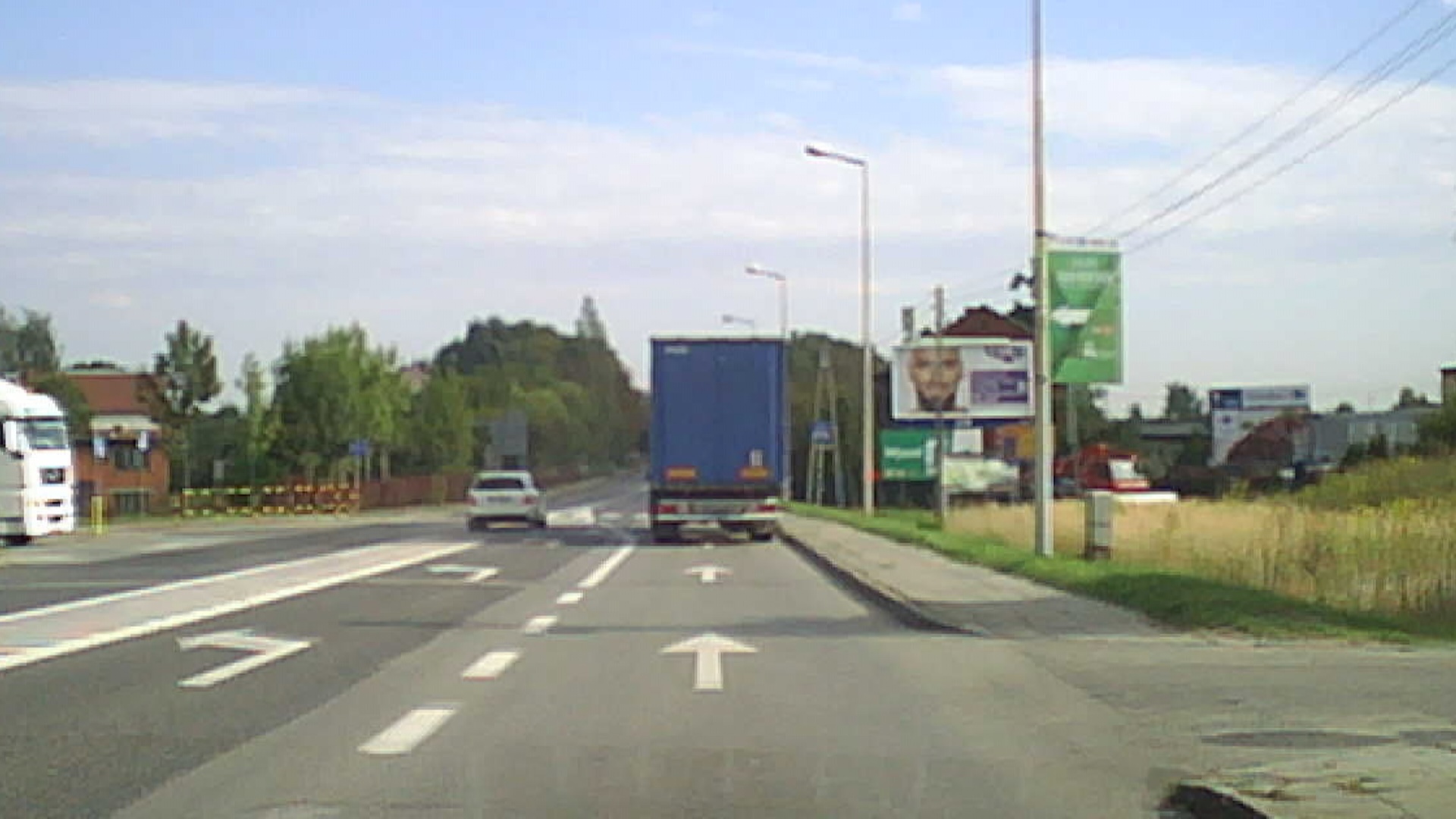 Pirat drogowy w mercedesie. Wyprzedzał na pasach i skrzyżowaniu