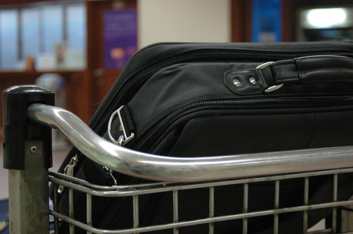 baggage trolley 1485412 1279x850