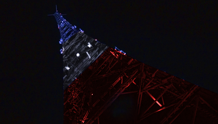 Gliwice solidarne z Paryżem. Radiostacja w barwach flagi francuskiej