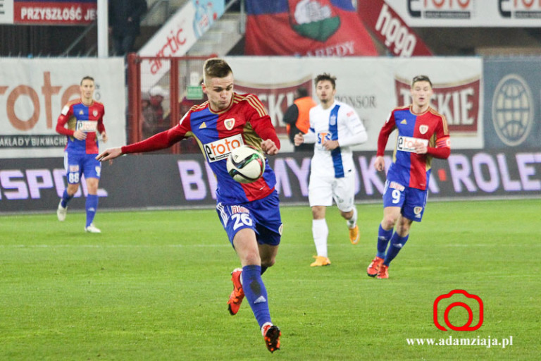 Piast nie zwalnia tempa! Lech pokonany (zdjęcia)