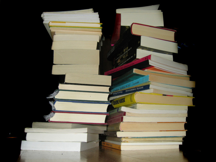 stack of books 1531138 1280x960