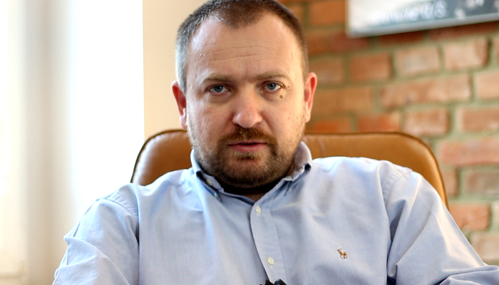 Kiedy policjant może, a kiedy musi zatrzymać prawo jazdy? Prawnik radzi