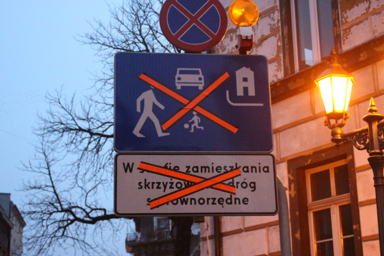 Od 1 marca po uliczkach Starówki samochody mogą jechać 20 km/h