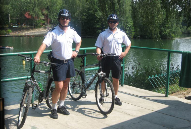 W Gliwicach spotkacie policjantów na rowerach i motocyklach