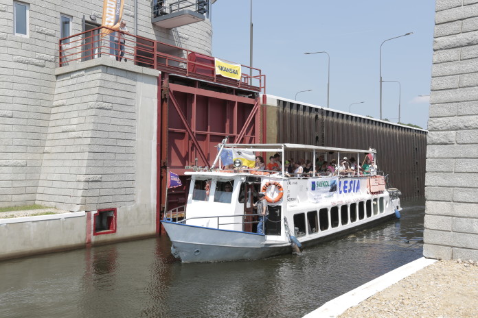 Rejs statkiem pasażerskim po Kanale Gliwickim Rejs statkiem pasażerskim po Kanale Gliwickim