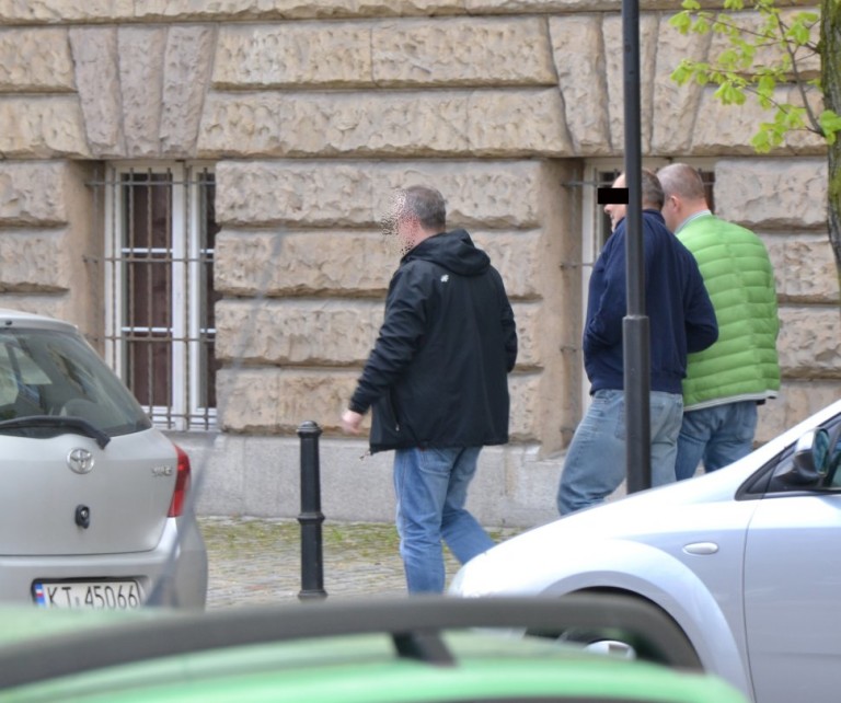 Sąd aresztował mężczyznę, który w mieszkaniu miał sporo broni i amunicji