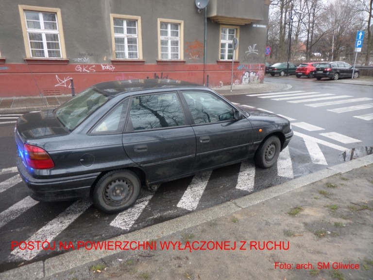 Marcowi „mistrzowie parkowania”. Zobaczcie zdjęcia