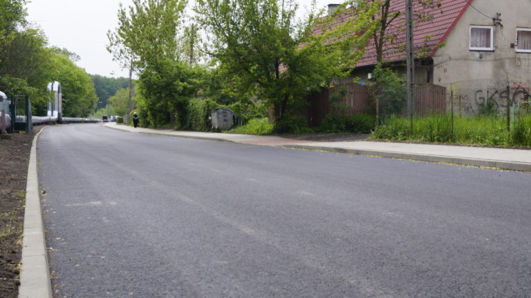 Remont chodnika i drogi kosztował prawie milion złotych