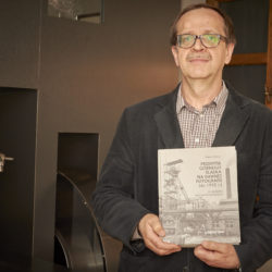 Damian Recław autor nagrodzonej przez Marszałka Województwa Śląskiego publikacji Przemysł Górnego Śląska na dawnej fotografii...