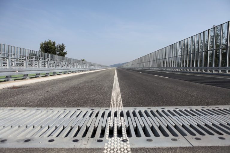 Utrudnienia na autostradzie A4 w Gliwicach. Wyłączono z ruchu jezdnię