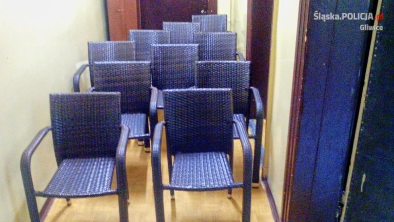 Kradł krzesła z gliwickiego Rynku. Wpadł dzięki monitoringowi