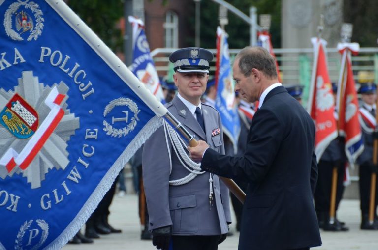 Sztandar dla gliwickiej policji