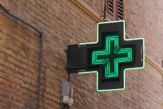 pharmacy sign 1213493 1279x852