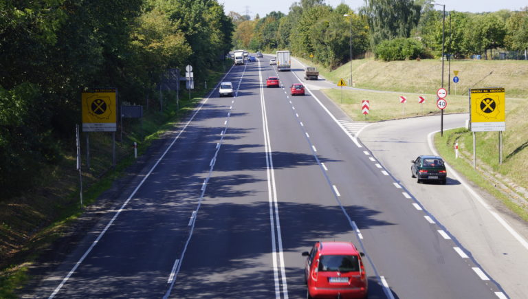 Kolejne utrudnienia na DK88. Konieczna jest naprawa nawierzchni jezdni