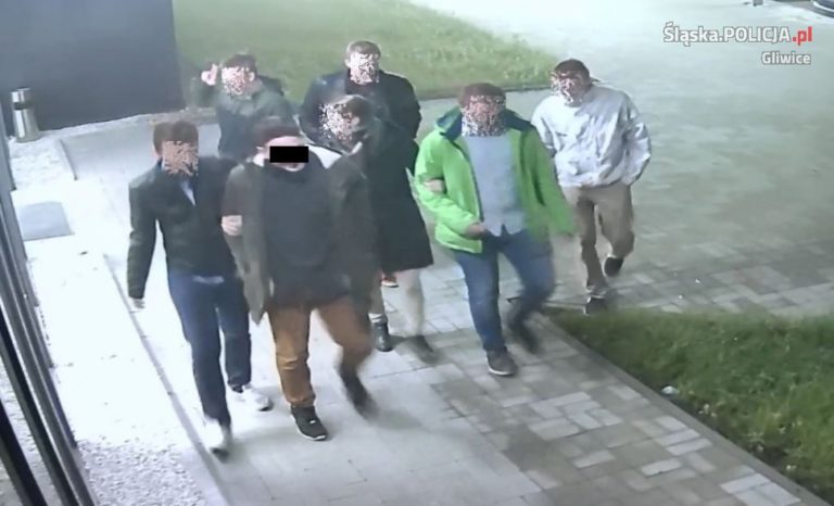 Pijany student postanowił wyżyć się na komisariacie