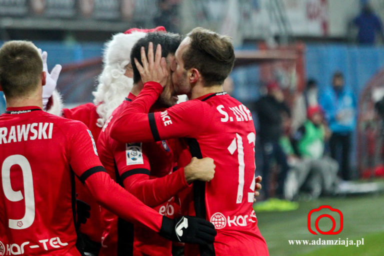 Gerdard Badia Mikołajem. Trzy punkty jako prezent (zdjęcia)