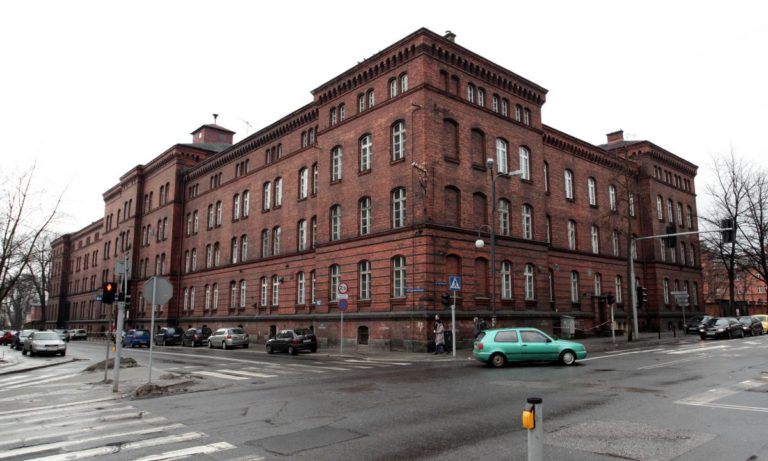 Chirurgia wraca do „wojskowego”