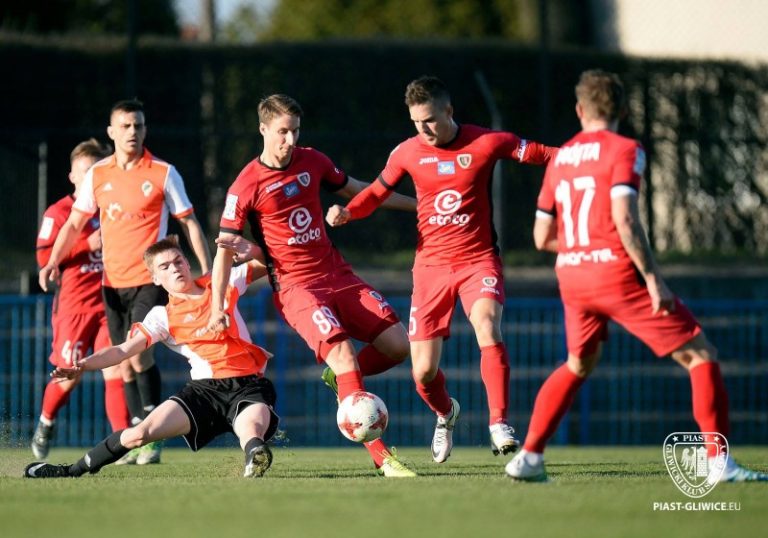 Piast Gliwice remisuje z trzecioligowcem