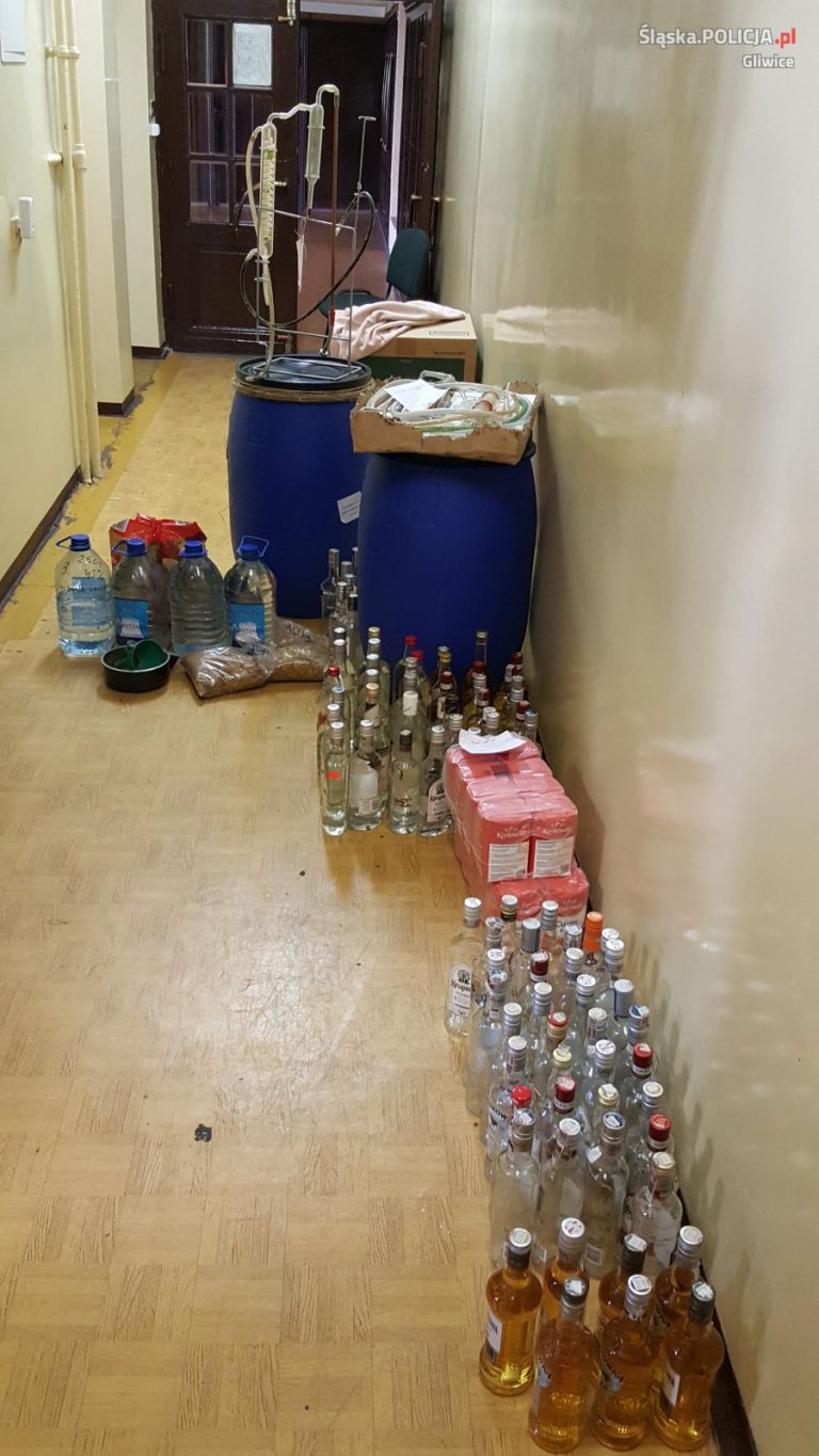 Posiadali narkotyki, nielegalny alkohol i kradli. Pracowity dzień gliwickich policjantów