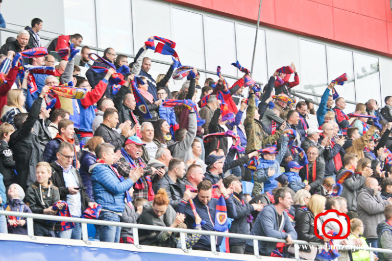 Piast chciałby zapełnić stadion. Ma w tym pomóc… kiełbasa z grilla