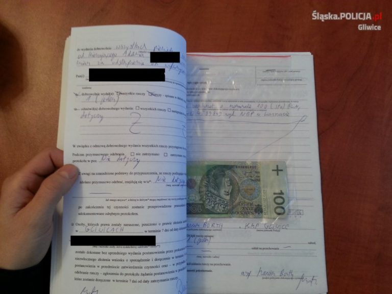 Chciał wręczyć łapówkę policjantowi. Został zatrzymany
