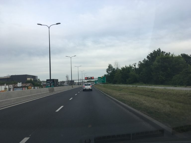 Zgłaszasz na numer 112 niepokojącą sytuację, a dostajesz „burę”