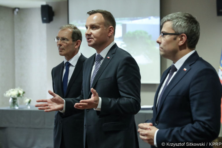 Andrzej Duda w Gliwicach. Gwizdy i brawa dla prezydenta