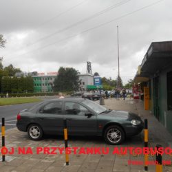 Postj na przystanku autobusowym