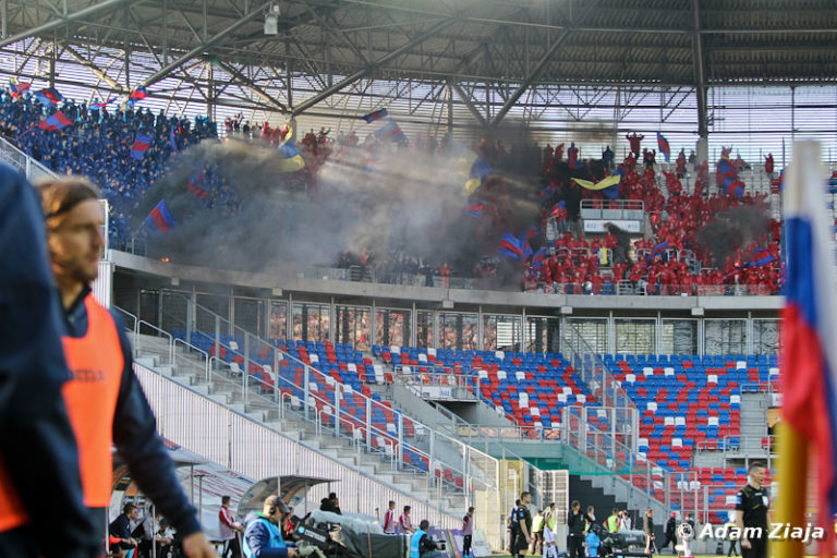 „Karny z kapelusza”. Zobacz zdjęcia z derbów Górnik – Piast