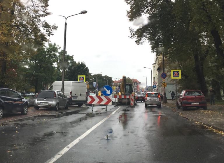 Utrudnienia na Dworcowej jeszcze przez kilka dni