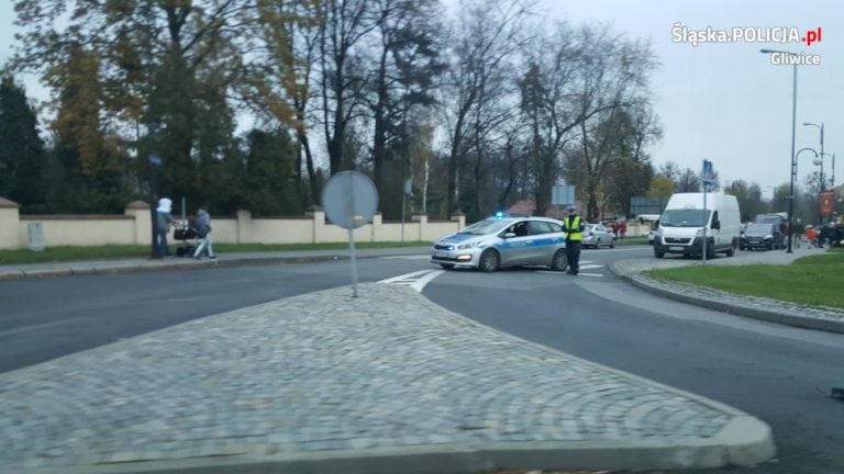 Zasnął za kierownicą na skrzyżowaniu. Znaleziono narkotyki