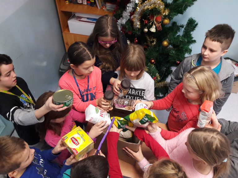 W Gliwicach stworzono paczki dla kombatantów z Kresów