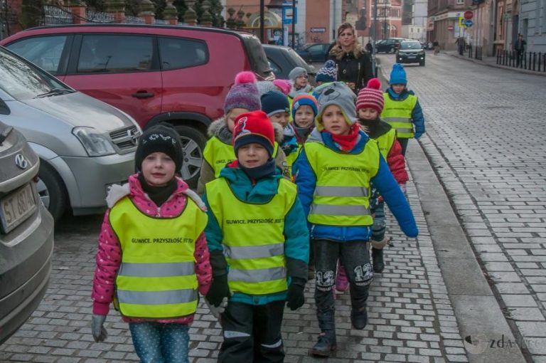 5 tysięcy przedszkolaków otrzymało od miasta kamizelki odblaskowe