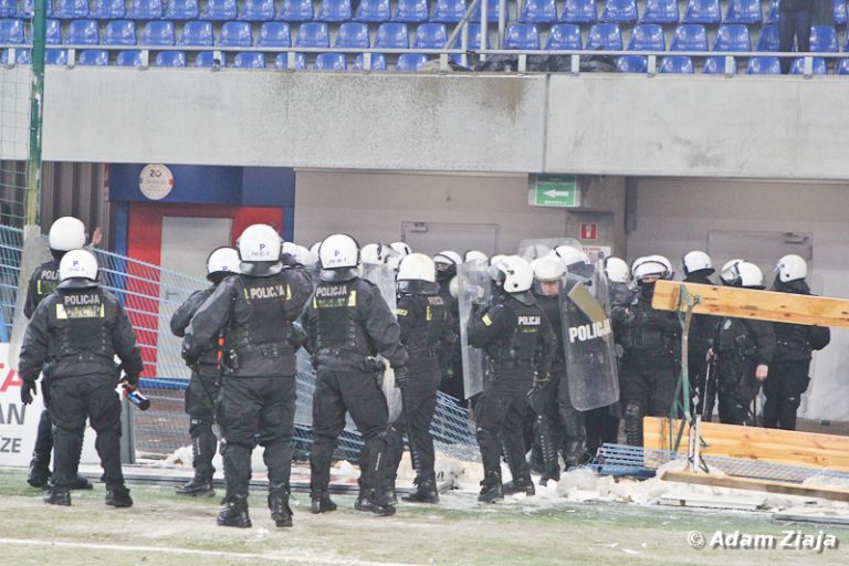 Zidentyfikowano już 70 osób, które naruszyły przepisy na stadionie