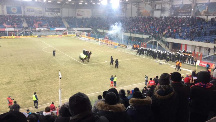 20960C4F 9D72 4F6B 841A 37815CA967FD 20960C4F 9D72 4F6B 841A 37815CA967FD