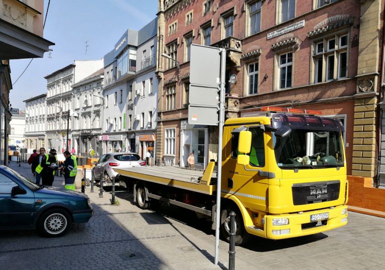 Wypożyczenie samochodu miało kosztować 2,50 zł, a kosztowało 400 zł