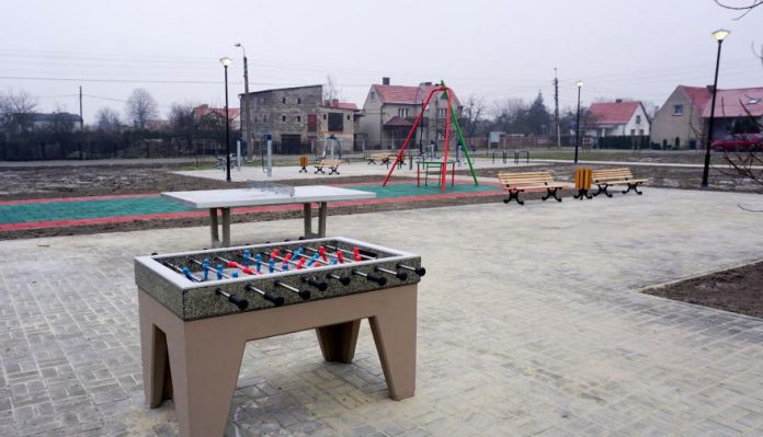 plac zabaw brzezinka