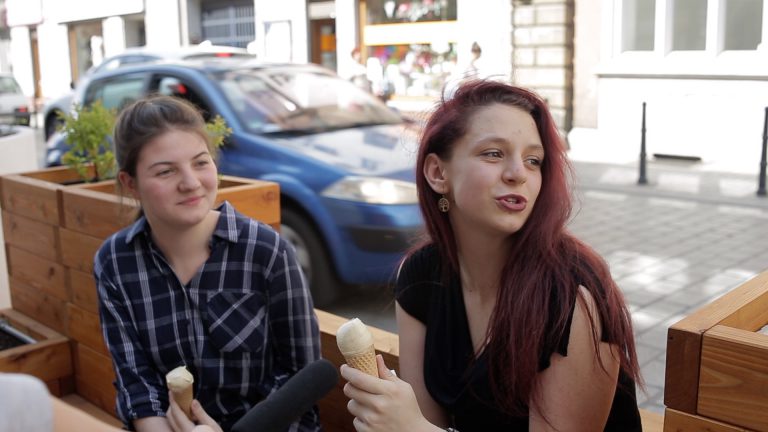 Woonerf do poprawy? Mieszkańcy chcieliby jeszcze bardziej ograniczyć ruch (TV)